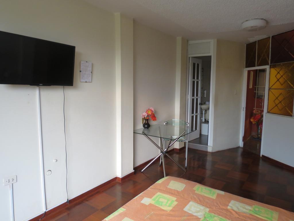 Residencial El Sol De Los Pinos Bed & Breakfast Trujillo Exterior photo