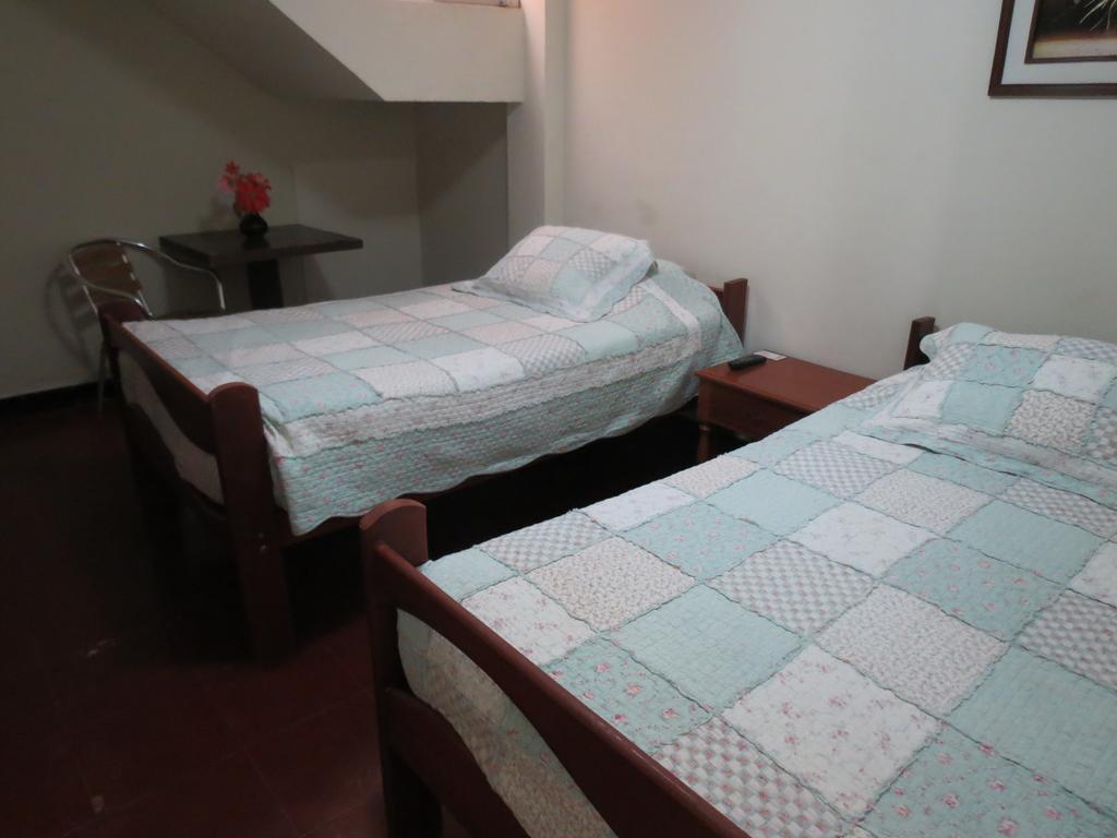 Residencial El Sol De Los Pinos Bed & Breakfast Trujillo Exterior photo