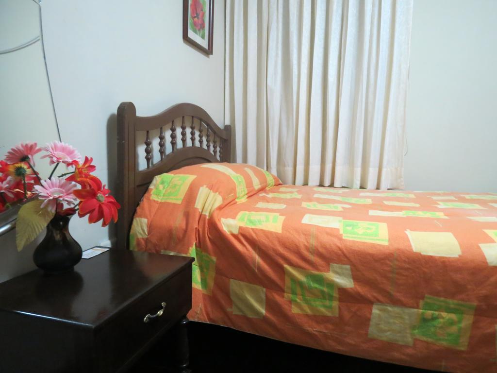 Residencial El Sol De Los Pinos Bed & Breakfast Trujillo Exterior photo
