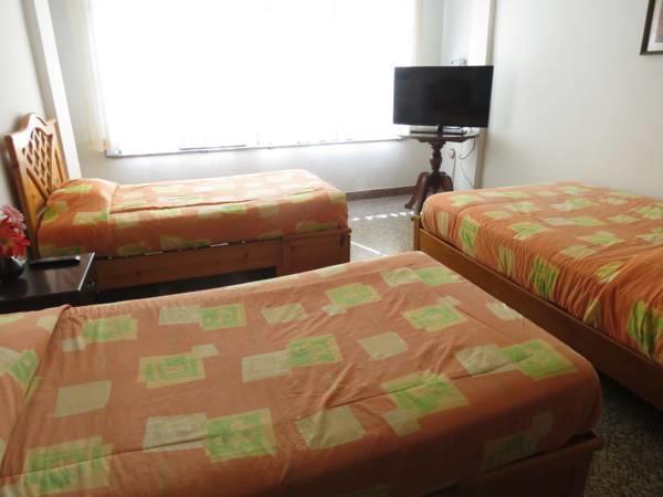 Residencial El Sol De Los Pinos Bed & Breakfast Trujillo Exterior photo