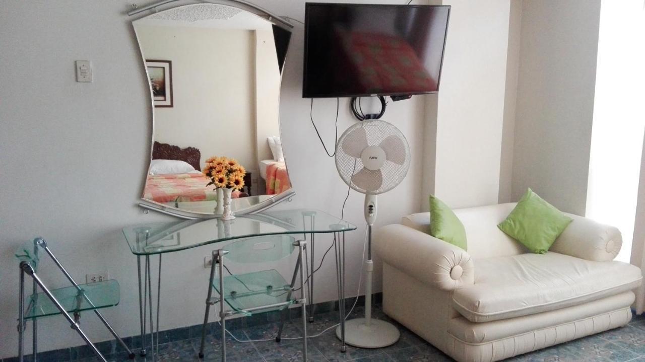 Residencial El Sol De Los Pinos Bed & Breakfast Trujillo Exterior photo